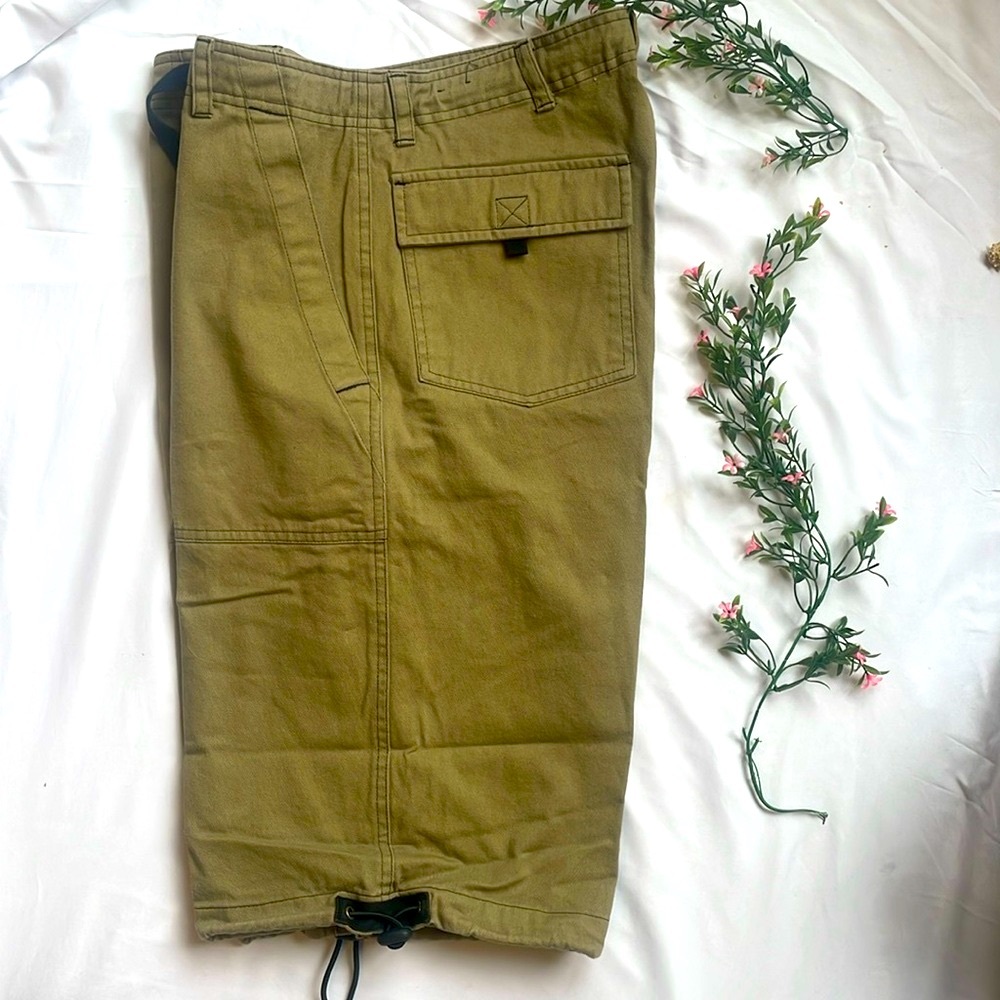725 Originals Mens Olive Green Cargo Shorts NWOT 30